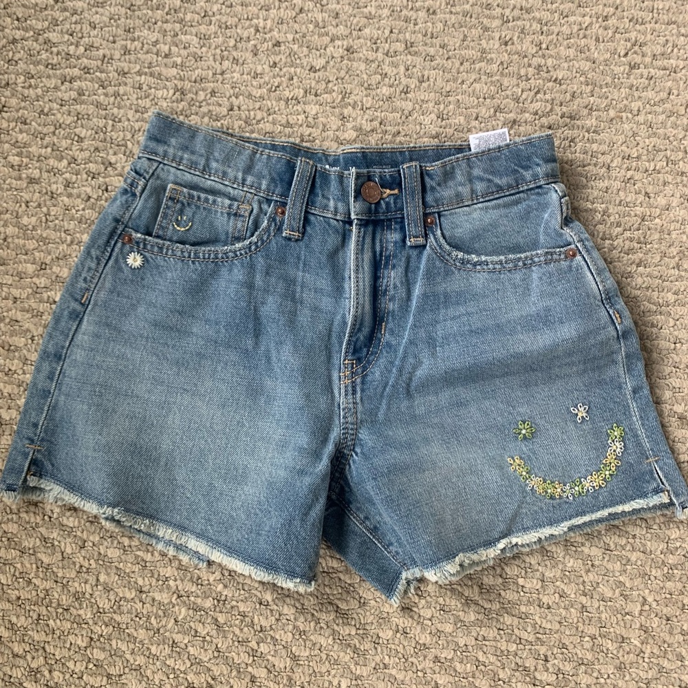 Old Navy Embroidered Shorts daisy 14 16